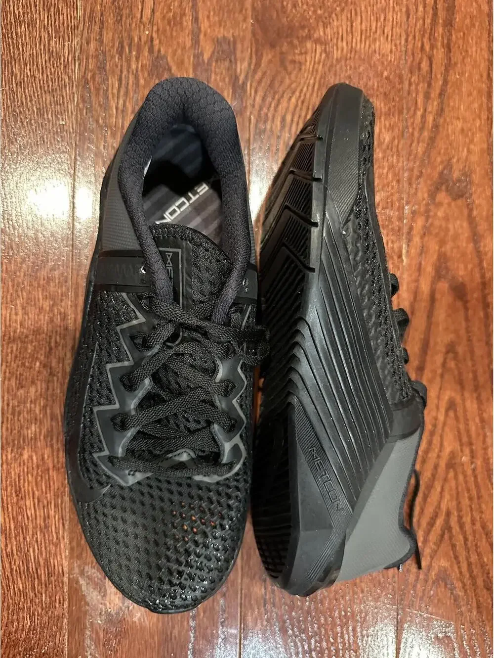 Size 6.5 Nike Metcon 6 Black Metallic Silver